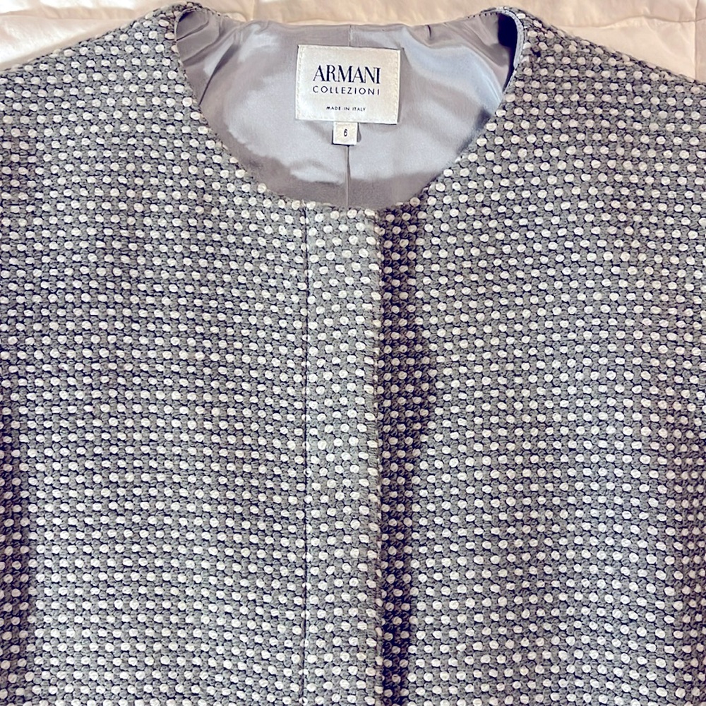 Vintage Armani Collezioni Winter 2000 Virgin Wool Boucle blazer size 6 Italy